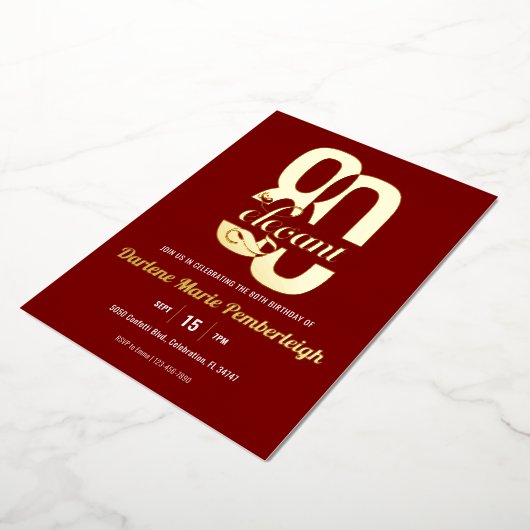 Ruby Red Eighty & Elegant 80th Birthday Gold Folie Uitnodiging (Gedraaid)