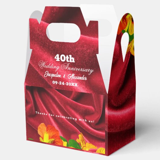 Ruby Red Jubileum Draped Red Velvet Nasturtium Bedankdoosjes (Geopend)
