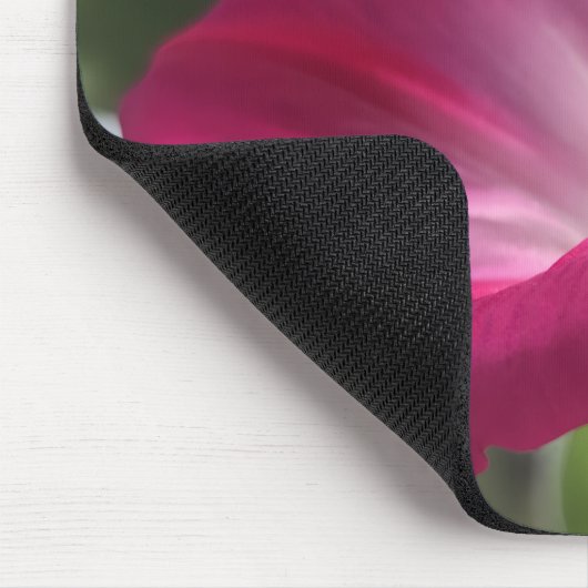 Ruby Red Morning Glory Close-up  Muismat (Hoek)