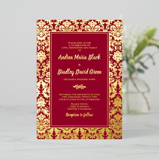 Ruby Red Real Gold Foil Damask Wedding Folie Uitnodiging (Staand Voorkant)