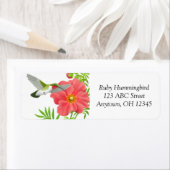 Ruby Throated Hummingbird op Geum Flower Label (Insitu)