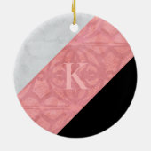 Ruddy Pink Batik en Grey Waterverf Letter Keramisch Ornament (Achterkant)