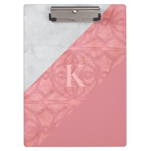 Ruddy Pink Batik en Grey Waterverf Letter Klembord (Voorkant)