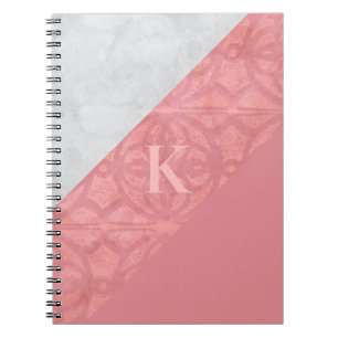 Ruddy Pink Batik en Grey Waterverf Letter Notitieboek
