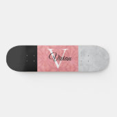Ruddy Pink Batik en Grijze Waterverf monogrammen Persoonlijk Skateboard (Horizontaal)