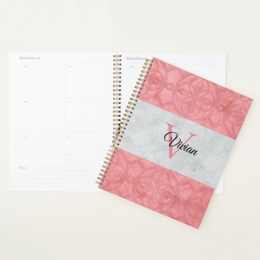 Ruddy Pink Batik en Grijze Waterverf monogrammen Planner (Display)