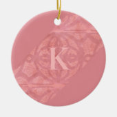 Ruddy Pink Batik Letter Keramisch Ornament (Voorkant)
