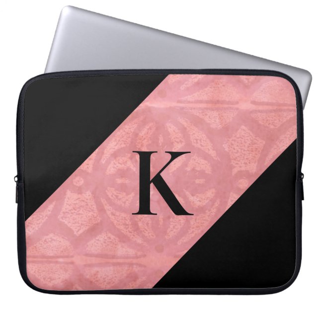 Ruddy Pink Batik Letter Laptop Sleeve (Voorkant)