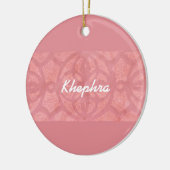 Ruddy Pink Batik Name Monogramed Keramisch Ornament (Links)