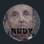 Rudy Giuliani Black Hair Dye Drip Face Dartboard Dartbord<br><div class="desc">Aim op het gezicht. Score a bullseye door de Amerikaanse donkertrui in de kisser te stoppen</div>