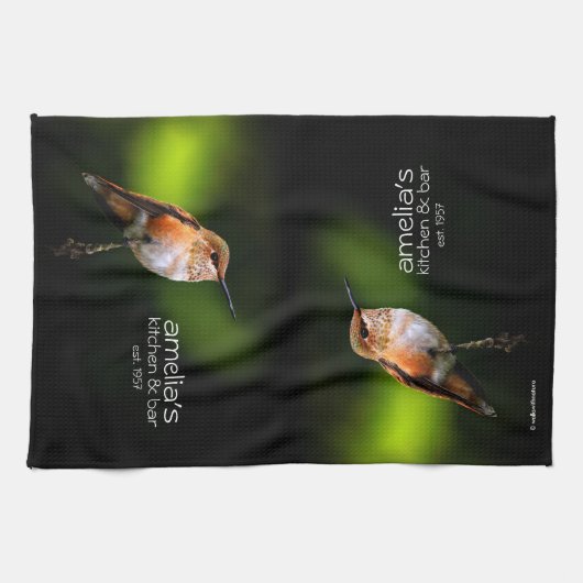 Rufous Hummingbird on the Hybrid Fruit Tree Theedoek (Horizontaal)