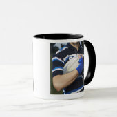 Rugby-speler met bal mok (Voorkant rechts)