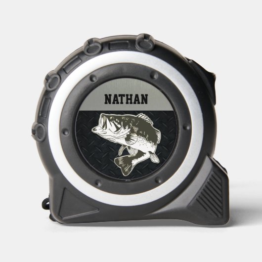 Rugged Gevist Largemouth Bass Angler Naam Rolmaat (Voorkant)