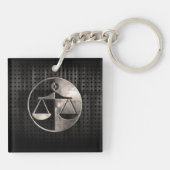 Rugged Justice Scales Sleutelhanger (Achterkant)