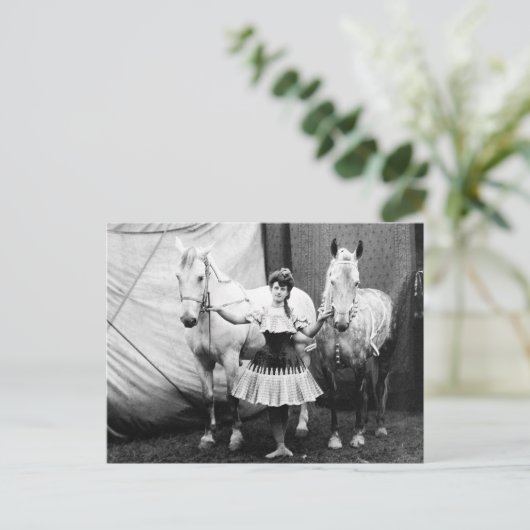 Rugmeisje: 1904 briefkaart (Staand voorkant)