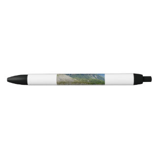 ruig berglandschap zwarte inkt pen