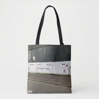 Ruik de muur tote bag