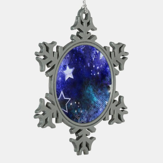 Ruimte-achtergrond met sterren tin sneeuwvlok ornament (Links)
