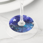 Ruimte-achtergrond met sterren wijnglaslabel (Dichtbij)