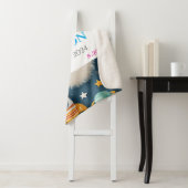 ruimte met naam, monogram en verjaardag sherpa deken (In situ)