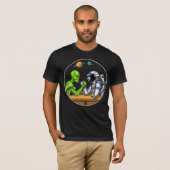 Ruimteastronaut Alien Arm Wrestling Funny Cosmic T-shirt (Voorkant volledig)