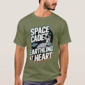 Ruimtecadet, Earthling at Heart: kosmische astrona T-shirt (Voorkant)