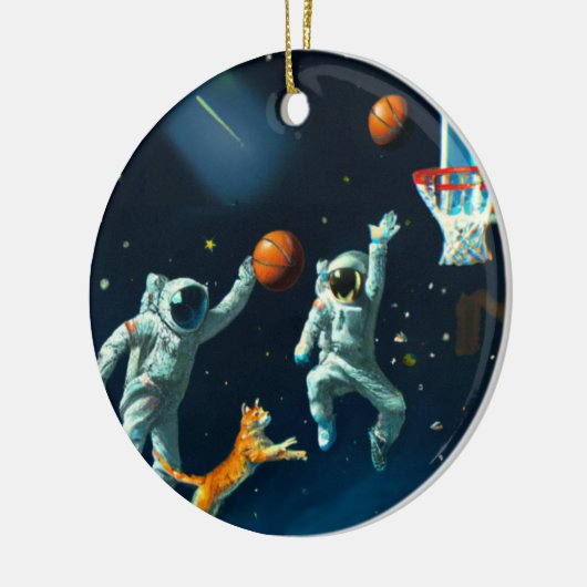 Ruimtecatten Astronauten die met kerst op Basketba Keramisch Ornament (Links)