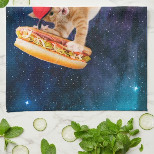 Ruimtekat met petten en juffiele verpakking theedoek (Gevouwen)