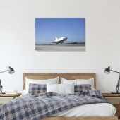 RuimtependelAtlantis nadert baan 33 Canvas Afdruk (Insitu (Slaapkamer))