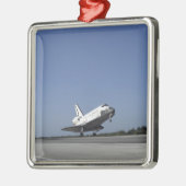 RuimtependelAtlantis nadert baan 33 Metalen Ornament (Links)