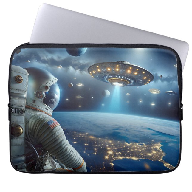 Ruimteschepen en een astronaut in de ruimte laptop sleeve (Voorkant)