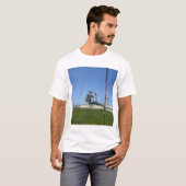 Ruimteshuttle Endeavor wordt omgeven door een wind T-shirt (Voorkant volledig)