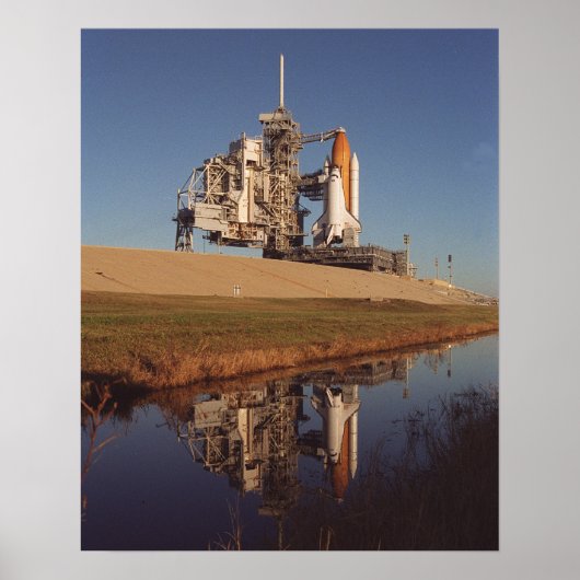 Ruimteshutttle Endeavor Prepares voor lancering Poster (Voorkant)