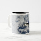 Ruimtesluiting 11 tweekleurige koffiemok (Voorkant links)