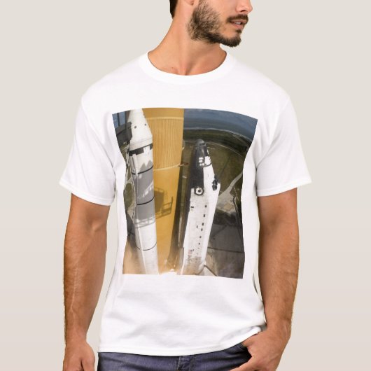 Ruimtesluiting Atlantis liften van 17 T-shirt (Voorkant)