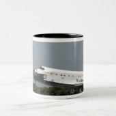 Ruimtesluiting Endeavor raakt omlaag Tweekleurige Koffiemok (Center)