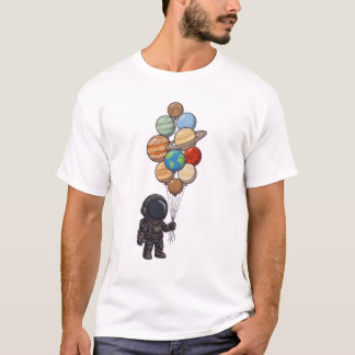 Ruimtevaarder houdt ballon van planeet in zonneste t-shirt