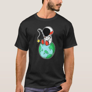 Ruimtevaarder vist op aarde t-shirt