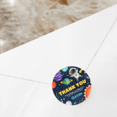 Ruimtevaart rond het verjaardagsfeest van de zon ronde sticker