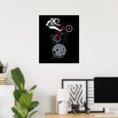Ruimtevaartastronaut biker Riding Bike Galaxy Poster (Thuiskantoor)