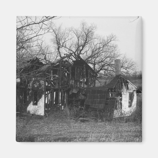 Ruïnes van de boerderij magneet (Voorkant)