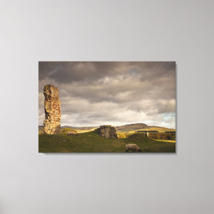 Ruïnes van het kasteel van Cessford met schapengr Canvas Afdruk