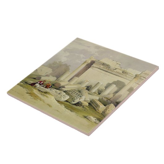 Ruïnes van het oostelijke Portico van de tempel va Tegeltje (Zijkant)