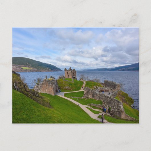Ruins van Urquhart Castle langs Loch Ness, Schotla Briefkaart (Voorkant)