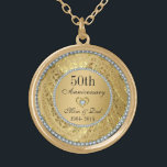 Ruiten en gouden Jubileum voor 50e bruiloft Goud Vergulden Ketting<br><div class="desc">Elegante gouden tinten bloemenrand met 2 harten en een diamant,  gouden 50ste bruiloft Jubileum. Het wordt geleverd in zilveren tinten voor 25-jarig jubileum.</div>