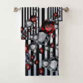 Ruiten en Rubies op zwarte en zilverstrips Bad Handdoek (Insitu)