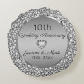 Ruiten en Zilver 10e Jubileum voor bruiloft Rond Kussen (Achterkant)