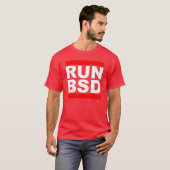 RUN BSD Cool WhiteRed Design voor Unix Hackers Sys T-shirt (Voorkant volledig)