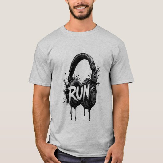 RUN Hoofdtelefoon Grafisch T-shirt | Nieuw Trendin (Voorkant)