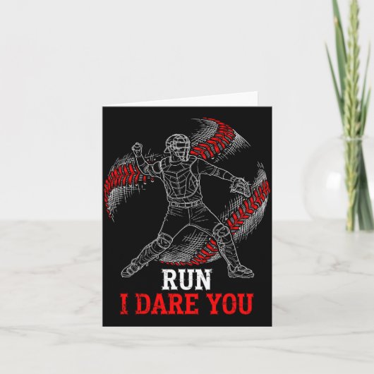 Run I Dare You Funny Baseball Catcher Graphic Play Kaart (Voorkant)